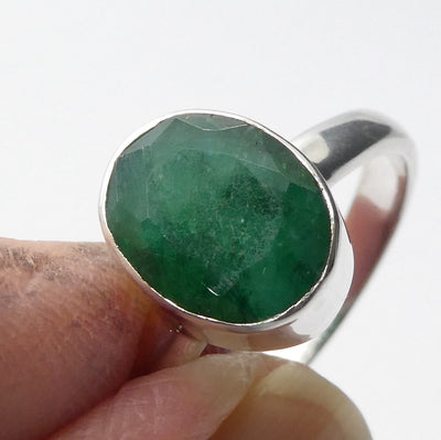 Emerald Ring, Oval Faceted stone, 925 Sterling Silver, r3