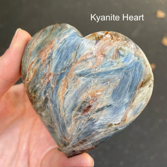 Kyanite | Heart Carving | Meditation & healing | Crystal Heart Melbourne Australia since 1986