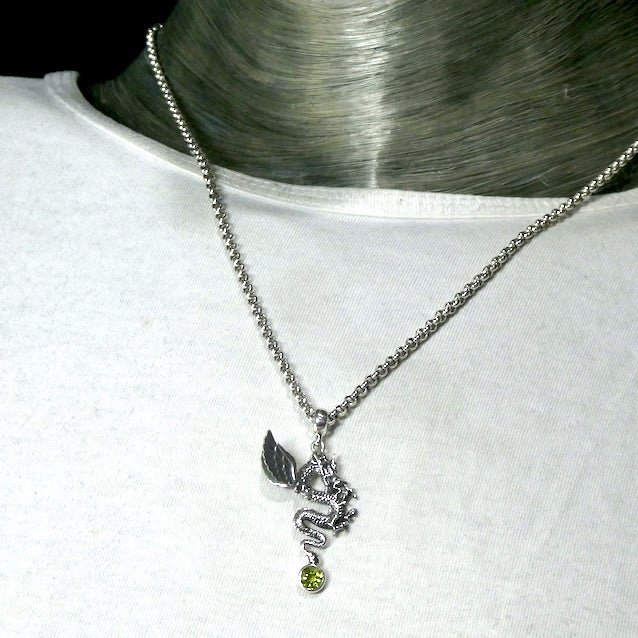 Silver dragon pendant deals
