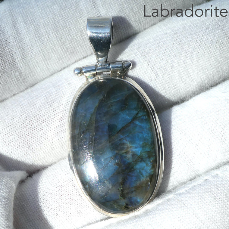 Labradorite Pendant, Oval Cabochon, Colour Flash, 925 Sterling Silver