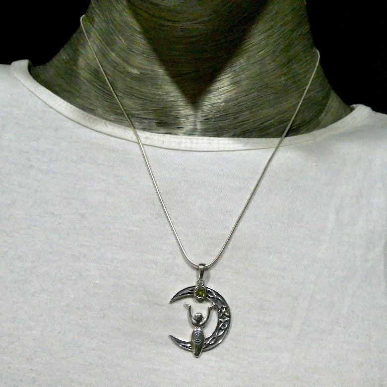 Peridot Pendant, Moon Goddess, 925 Sterling Silver, r8