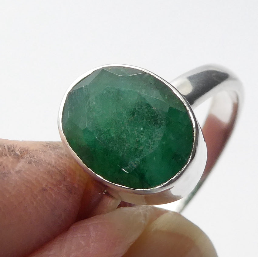 Emerald Ring, Oval Faceted stone, 925 Sterling Silver, r3