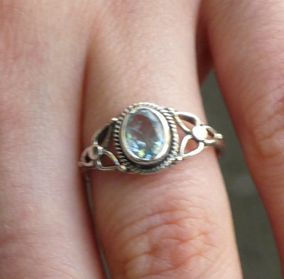 Aquamarine Ring, Faceted Oval, Celtic Flower, 925 Sterling Silver