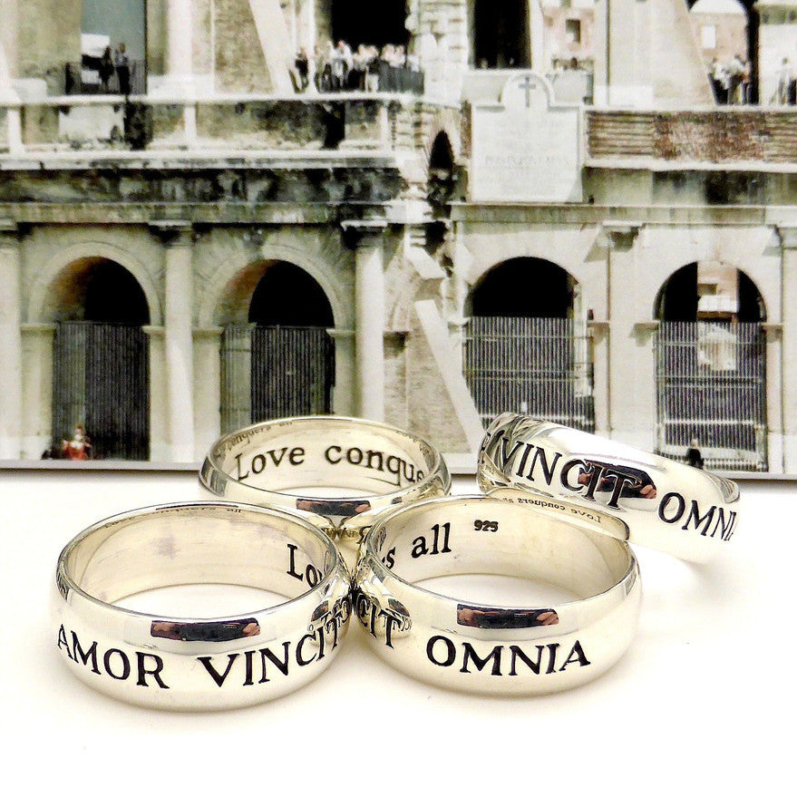 925 Sterling Silver Ring Latin Motto Amorvincit Omnia Love conquers all Crystal Heart