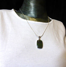 Load image into Gallery viewer, Matrix Opal Pendant G3