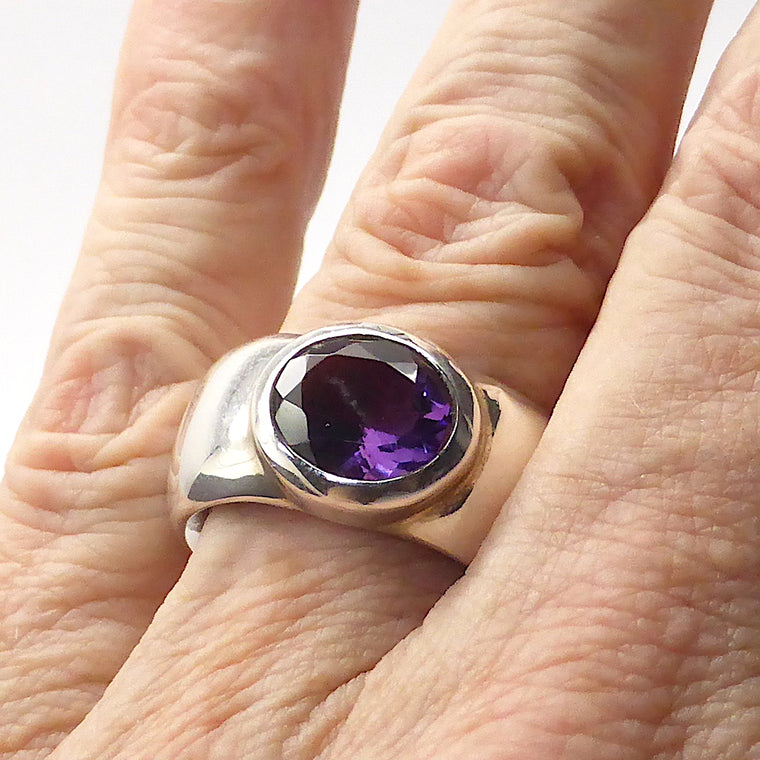 Amethyst Ring, Faceted Oval, wide 925 Silver dk