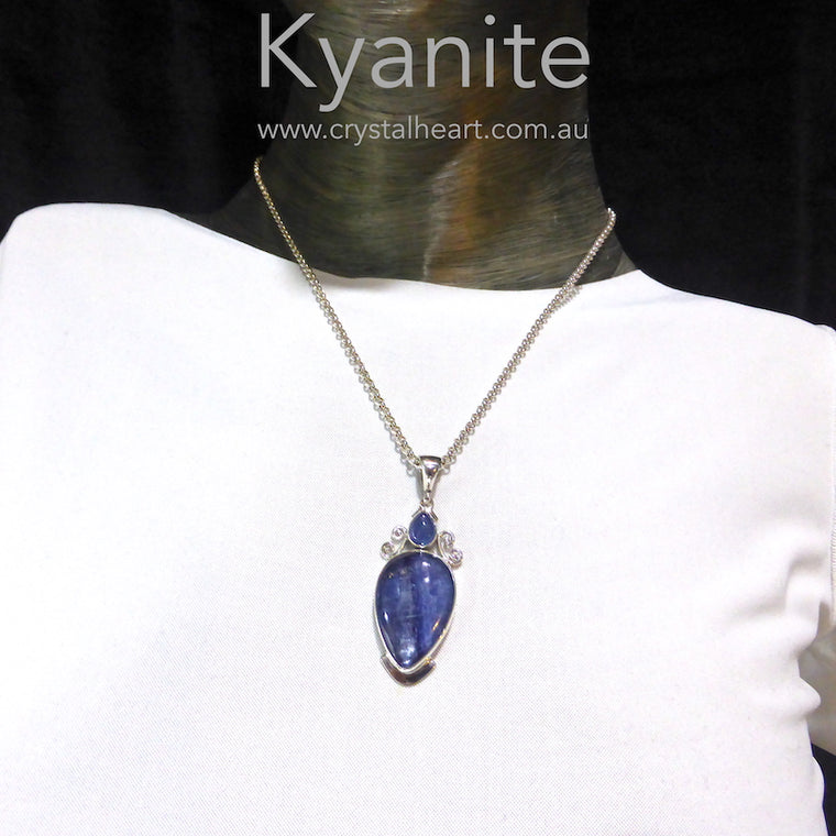 Blue Kyanite Pendant, Oval Cabochon, 925 Silver, k2