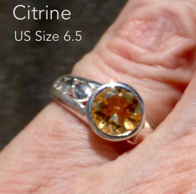 Citrine Ring, Faceted Round, 925 Silver r2
