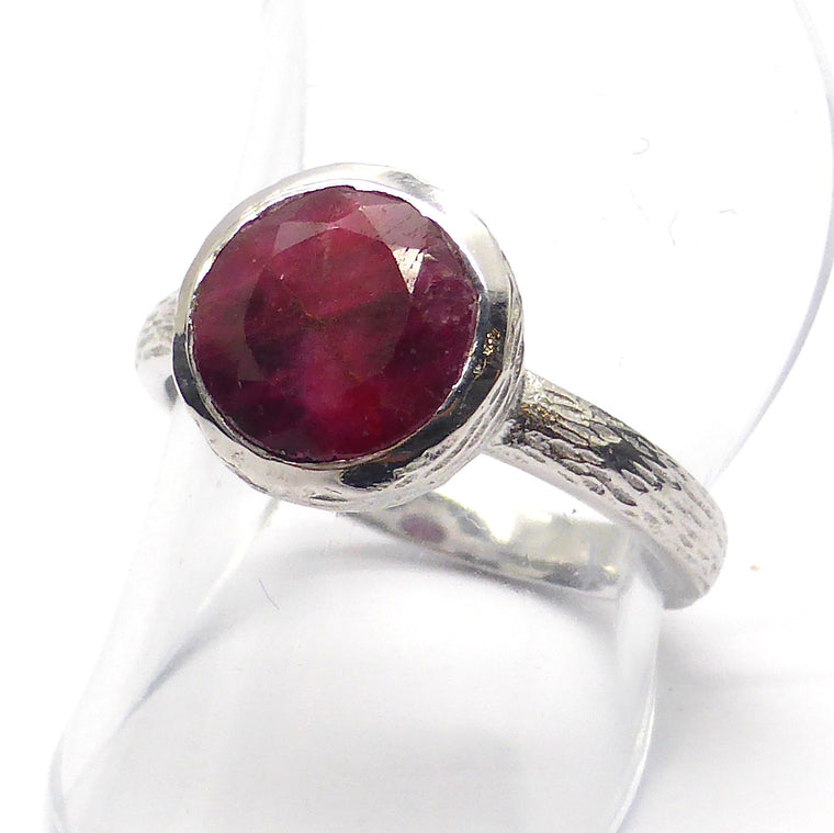 Ruby Ring, Faceted Round, 925 Silver